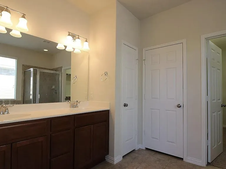 3005 Angelina Ct — Photo 9