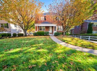 34 Robinhood Rd, Pittsburgh, PA 15220