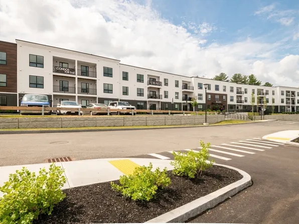 203 Lowell St #318, Wilmington, MA 01887