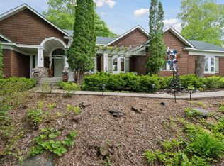2446 Highover Trl, Chanhassen, MN 55317