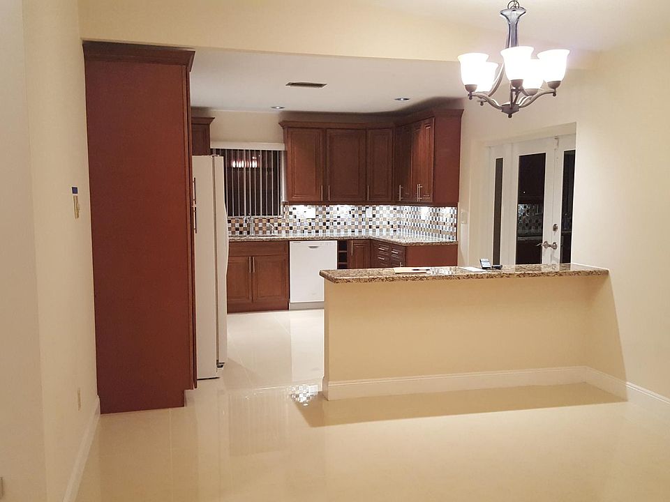 2nd image of 11711 Spinnaker Way