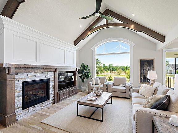 3rd image of 320 Bayhaven Trl