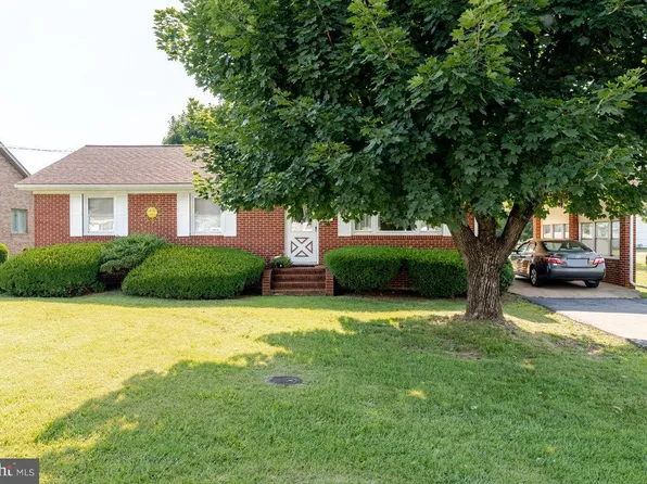 205 Lewis Ave, Elkton, VA 22827