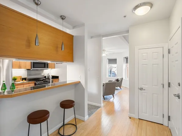 330 Summit Ave Unit 101, Brighton, MA 02135