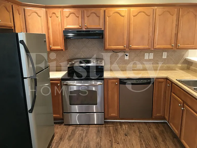 3393 Woods Dr — Photo 4