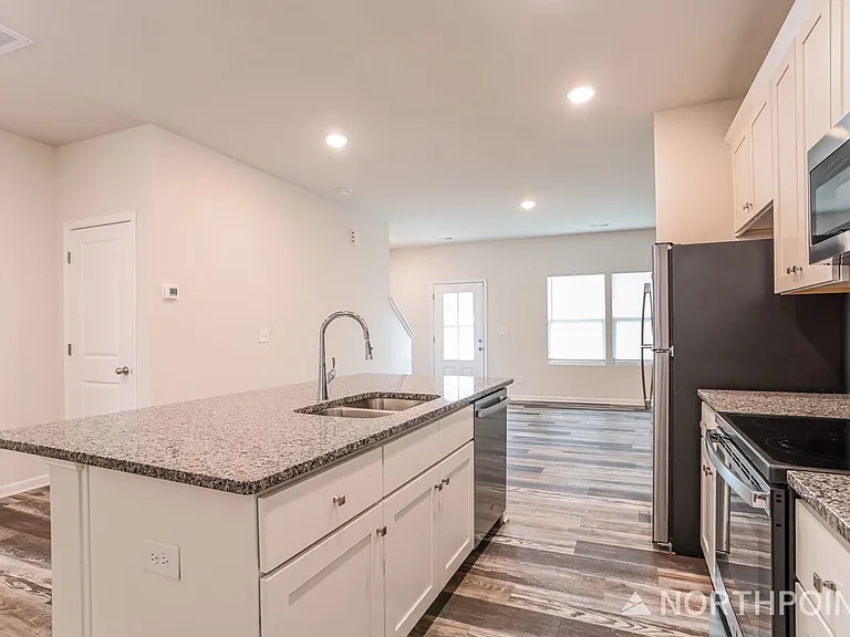 1207 Pine St #B — Photo 6