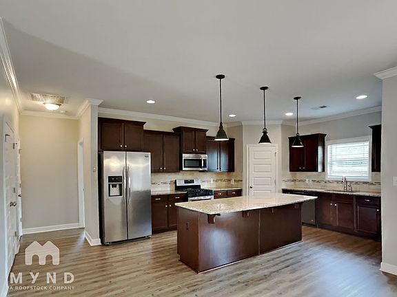 3rd image of 214 Balota St