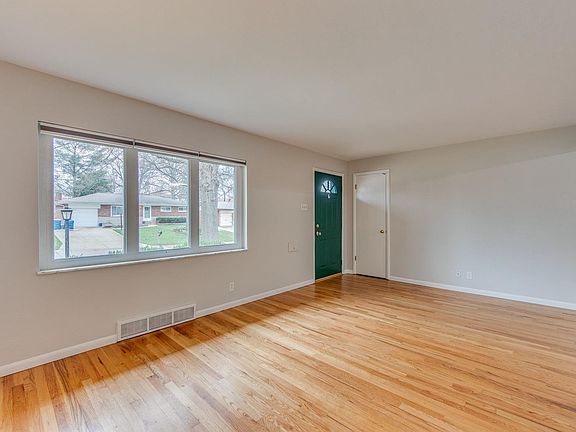 4th image of 9842 Lindhall Ln
