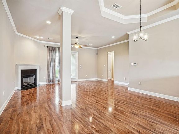 3rd image of 789 Lakeshore Village Dr