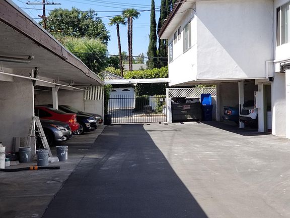 2nd image of 5302 Comercio Ln APT 3