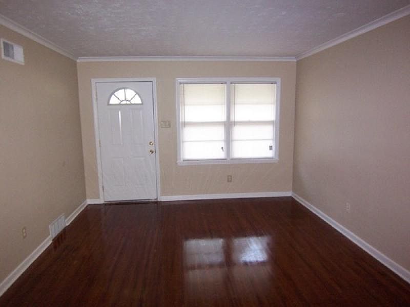 2nd image of 3831 Donna Dr