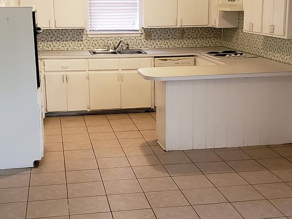 5th image of 1525 Sunrise Cir