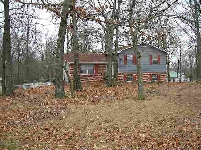 2nd image of 3905 Brookcrest Dr NE