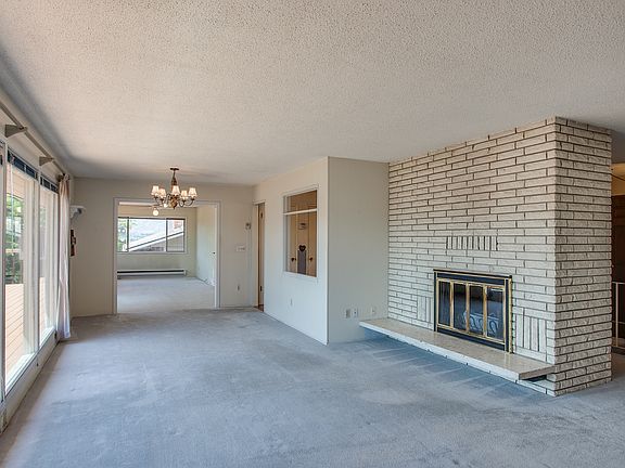 3rd image of 710 13th St NE