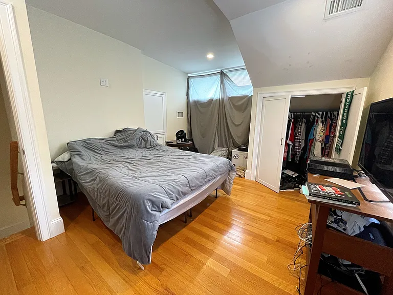 1 Larose Pl #2H — Photo 18