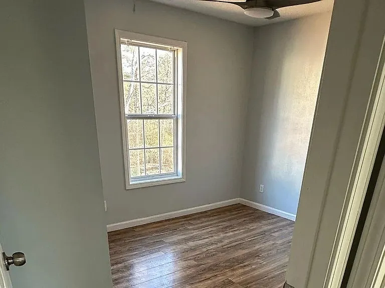 1261 Lakeview Rd — Photo 31