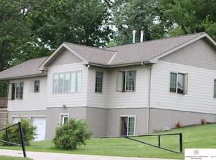 7052 Bedford Ave, Omaha, NE 68104
