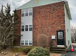 41 Woodward Ave Floor 3, East Providence, RI 02914