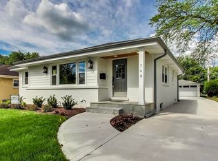 748 S Fairview Ave, Elmhurst, IL 60126