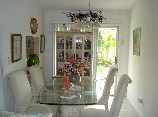 4th image of 4663 Martha Louise Dr