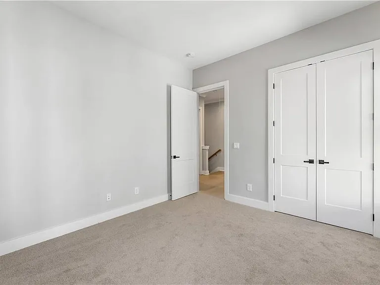 2035 Parkside Ln — Photo 34