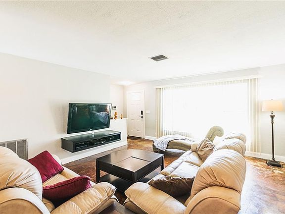 4th image of 2954 Saint Croix Dr