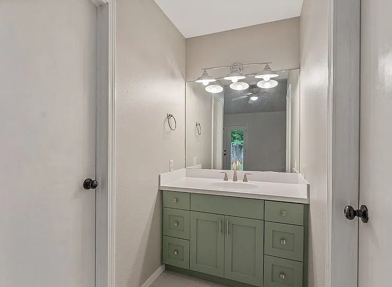 2689 W Mount Comfort Rd — Photo 12