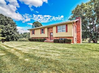 35104 Debusk Mill Rd, Glade Spring, VA 24340