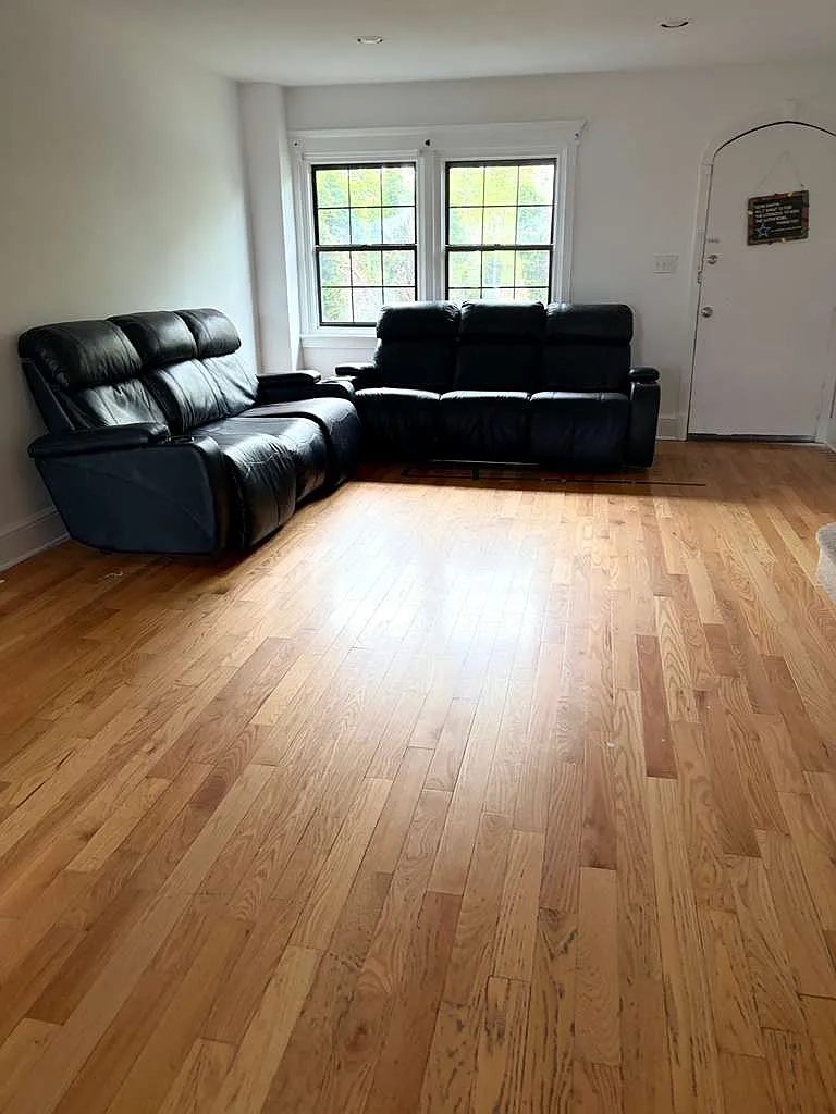 3 bed, 1.5 bath, 2095 sqft, $2,700 — Photo 2