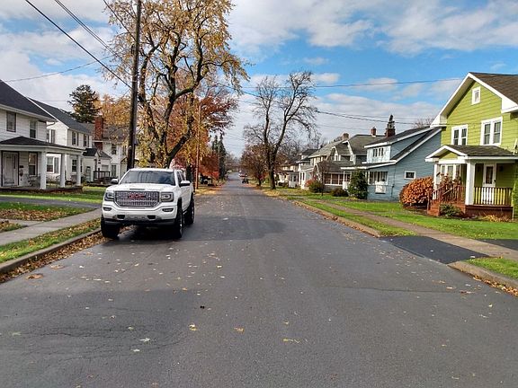5th image of 160 Ward St