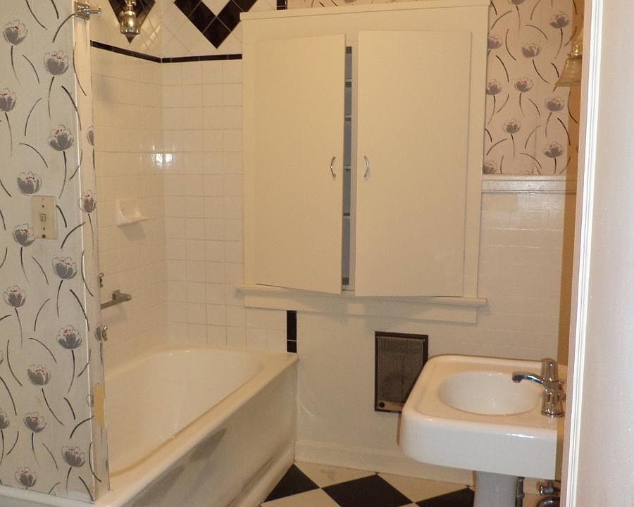 2nd image of 2504 Tytus Ave
