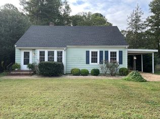 109 Roseneath Ave, Kilmarnock, VA 22482