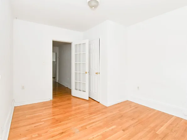 409 Bloomfield Street image 11 of 14