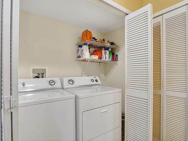 2593 S Park Ave — Photo 22
