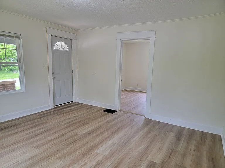 2429 S Broadview Dr — Photo 24