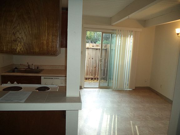 4th image of 2518 P St APT 6
