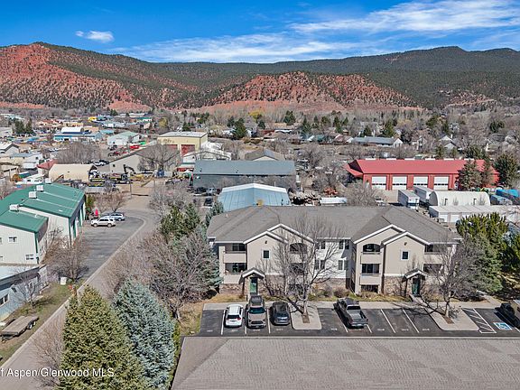 2nd image of 202 12th St #201