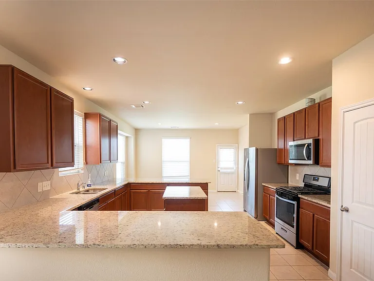 24926 Puccini Pl — Photo 4