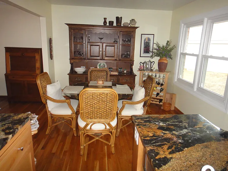 5429 Foster St — Photo 11