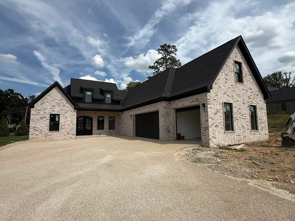 209 Arlington Park Dr, Hot Springs National Park, AR 71901