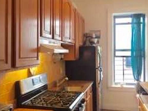 4th image of 420 8th Ave APT 2D