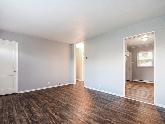 3rd image of 526 S Edison Ave