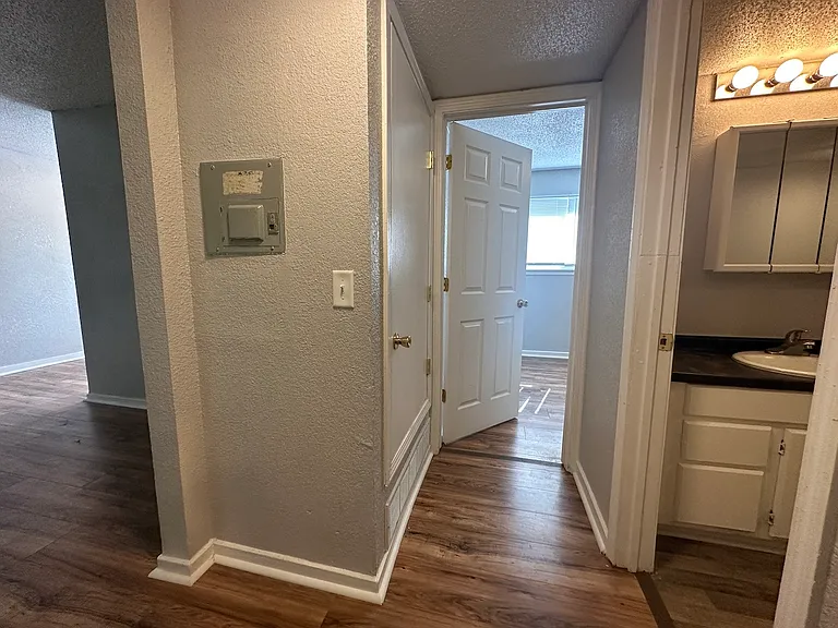 525 N Arlington St — Photo 14