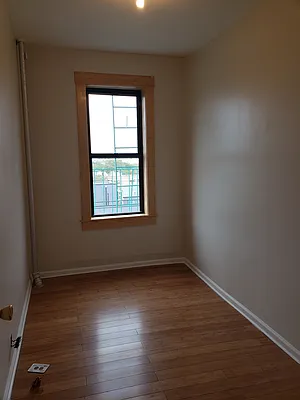 Rented by MCR Realty | media 4