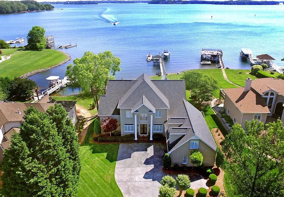 1st image of 1046 Shoreline Dr