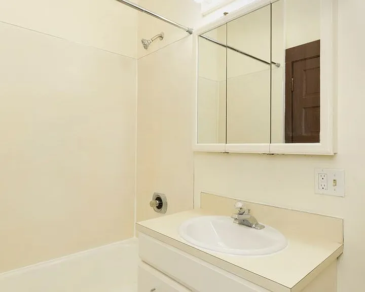 Fremont Apartments - Located on Fremont Ave — Photo 19