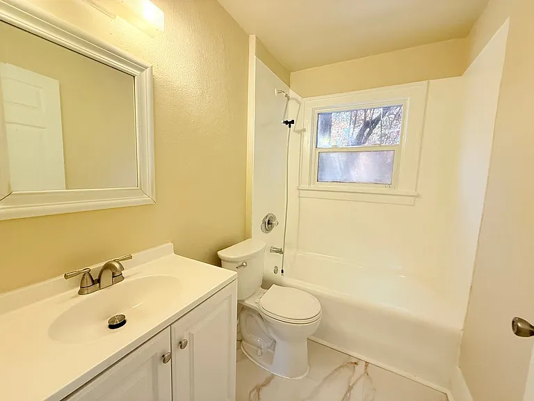 4630 SW 185th Ave — Photo 12