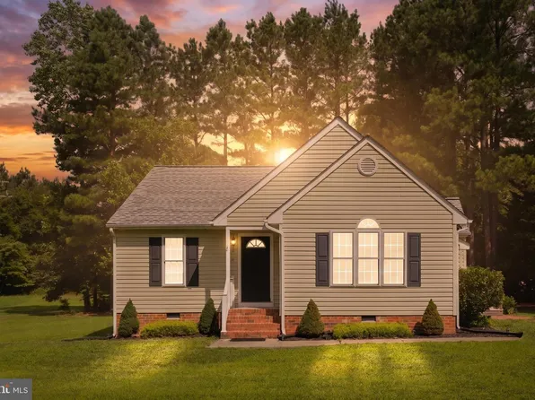 151 Deep Landing Rd, Tappahannock, VA 22560