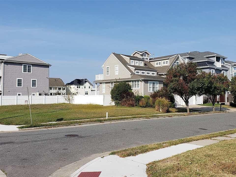 1st image of 901 N Cornwall Ave