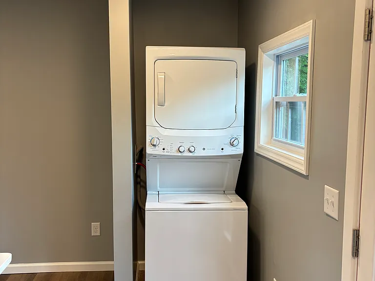 Conveniently located washer/ dryer